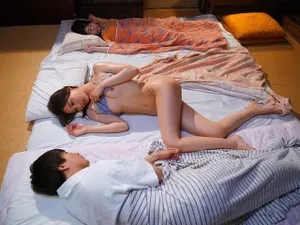 Bỏ thuốc mê, tiền bối làm tình cô thư ký cả đêm trong chuyên công tác